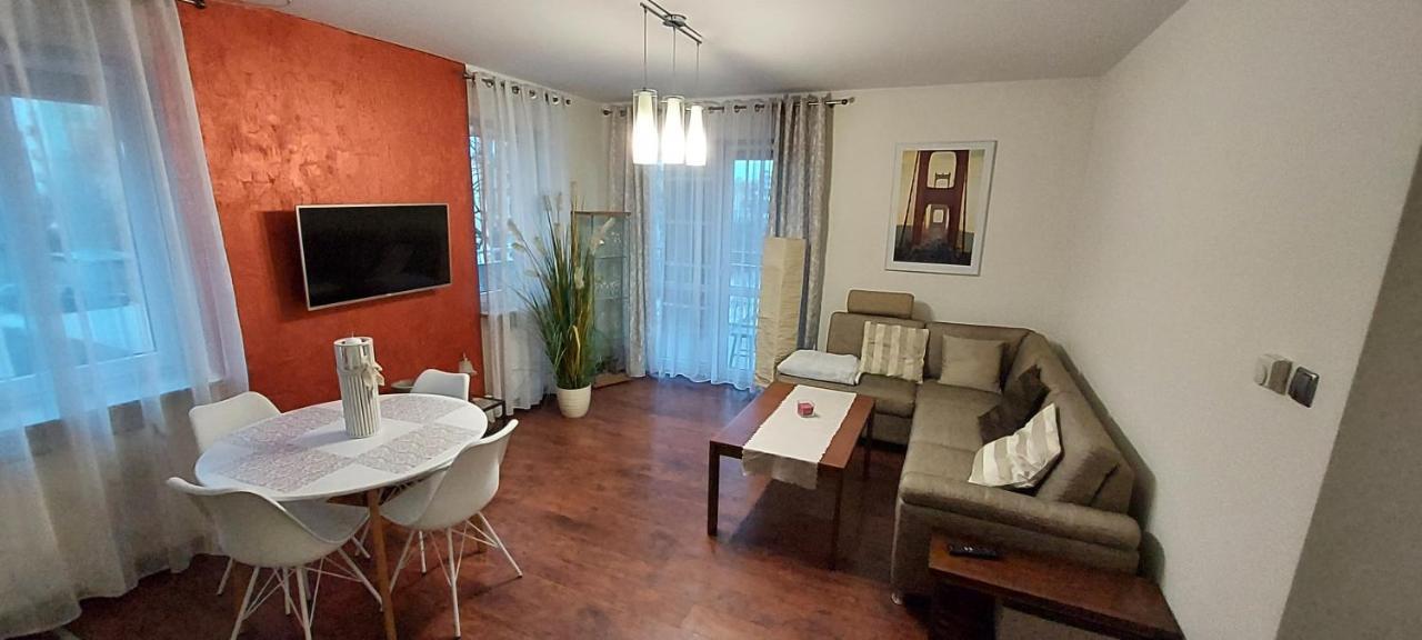 Apartment Blisko Trasy S3 *