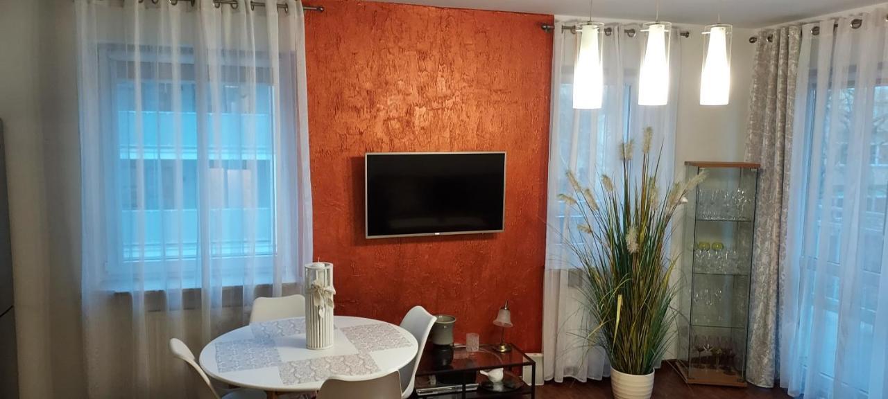 Apartment Blisko Trasy S3 *